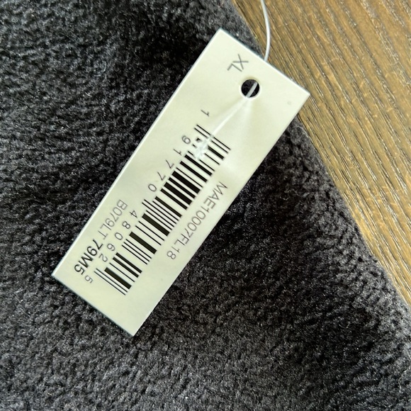 Amazon Essentials Men’s Full Zip up Fleece Vest - Picture 4 of 8